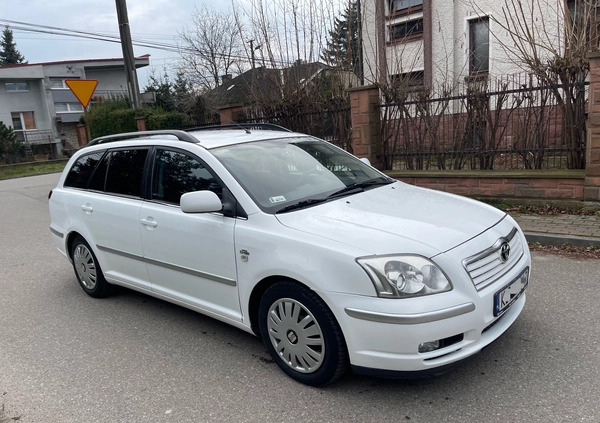 Toyota Avensis cena 7500 przebieg: 324000, rok produkcji 2004 z Radłów małe 67
